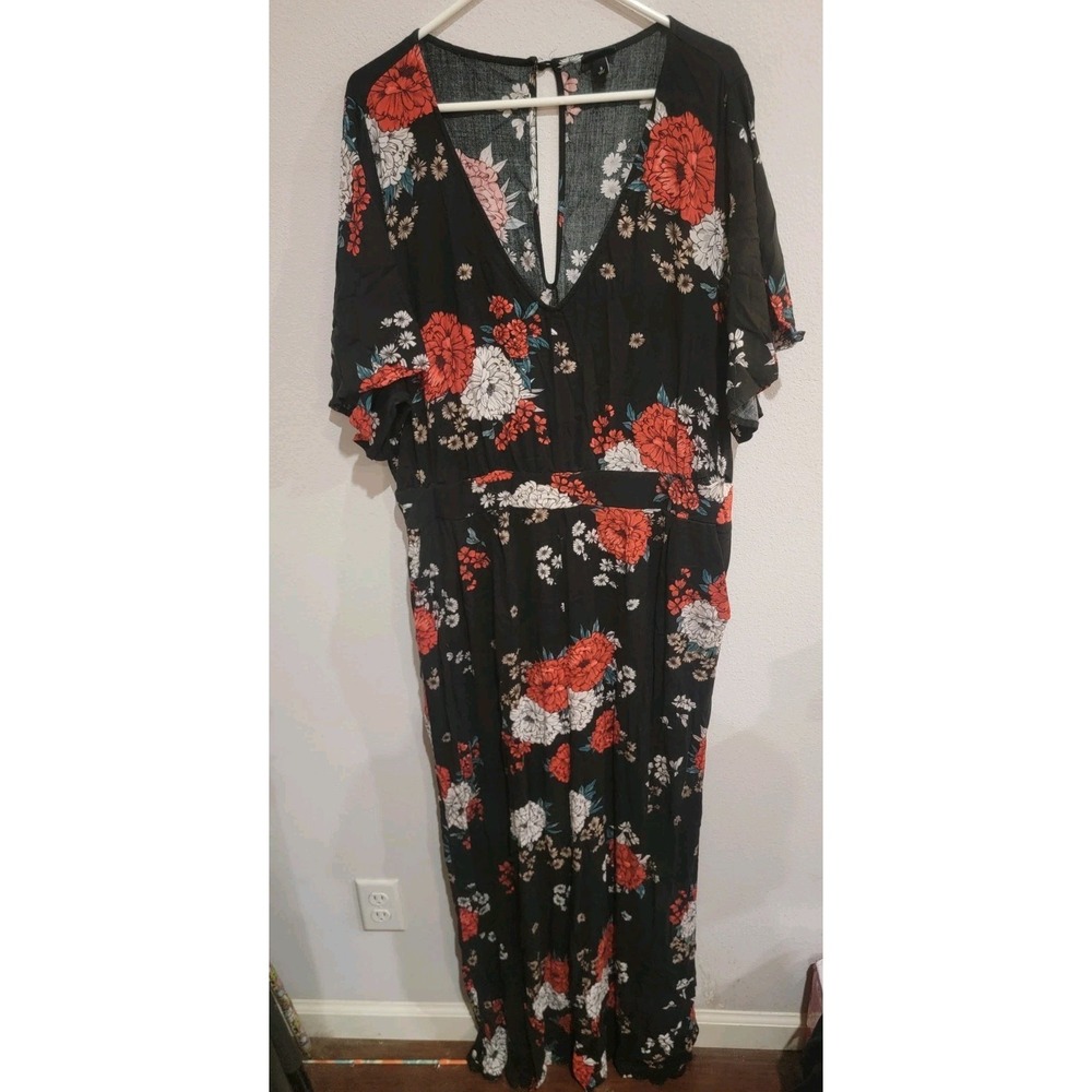 Torrid 3 3X Black Floral V-Neck Wide Leg Jumpsuit Flutter Sleeve Pockets